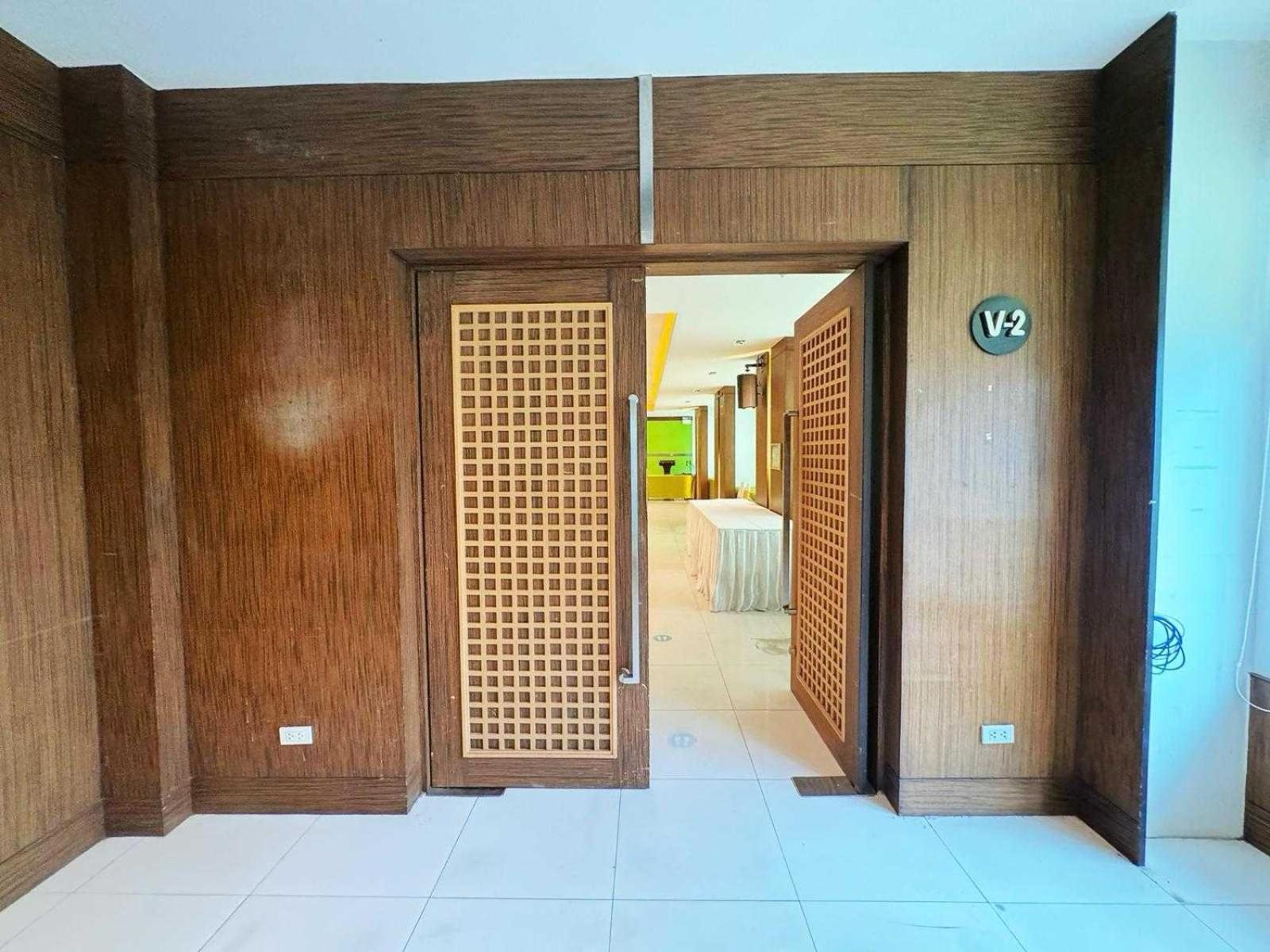 Capital O 75514 Vasidtee City Hotel Suphanburi Extérieur photo